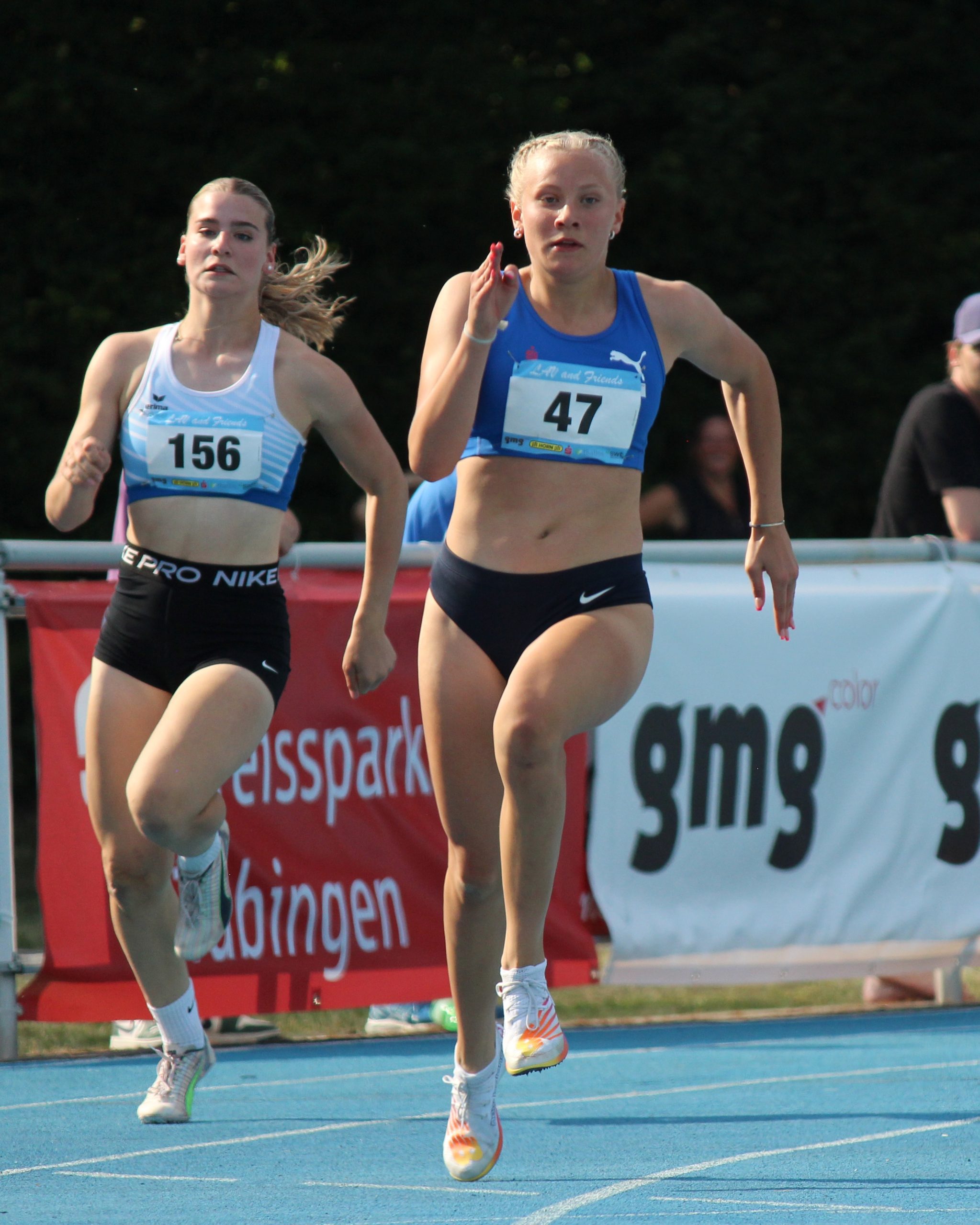 Charlotte Kampmann sprintet bei der Jugend-DM auf Platz sieben